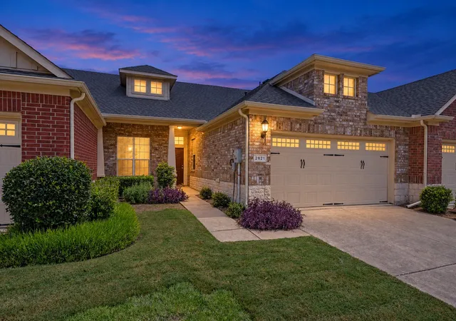 Townhouse for sale at 2821 Fordham Rd, Plano, TX 75025 | MLS# 21379726