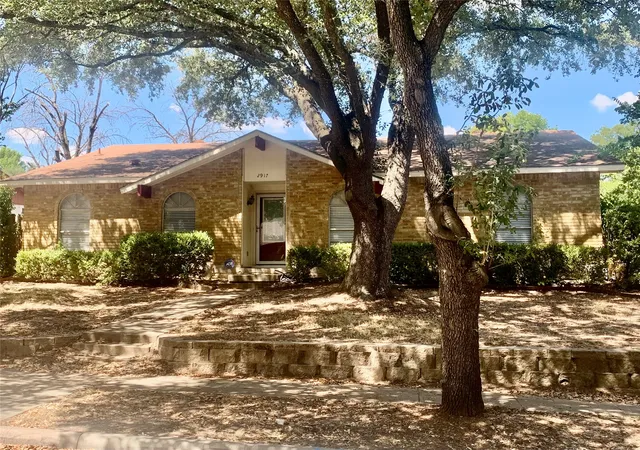 Photo 1 of Sale Pending at 2917 Clover Valley Dr, Garland, TX 75043 | MLS# 21381993 | Listing updated on 2026-09-14