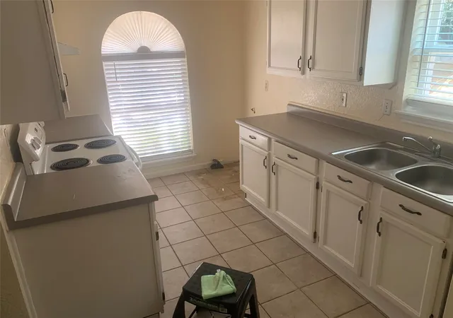 Photo 2 of Sale Pending at 2917 Clover Valley Dr, Garland, TX 75043 | MLS# 21381993 | Listing updated on 2026-09-14