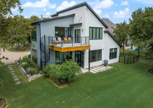 Photo 3 of Single family home for sale at 708 Clear Water Ct, Corsicana, TX 75109 | MLS# 21376546 | Listing updated on 2026-09-10