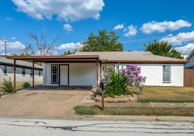 Photo 1 of Single family home for sale at 6924 Richardson Dr, Watauga, TX 76148 | MLS# 21382055 | Listing updated on 2026-09-26