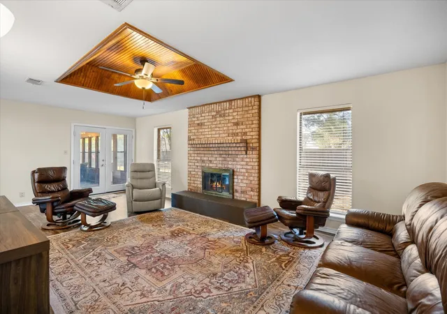 Photo 2 of Single family home for sale at 111 Wheeler St, Glen Rose, TX 76043 | MLS# 21382225 | Listing updated on 2026-09-10