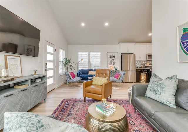 Photo 1 of Single family home for sale at 323 S Hannaford St, Granbury, TX 76048 | MLS# 21382230 | Listing updated on 2026-09-11