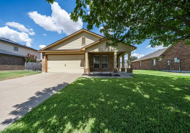 Photo 2 of Sale Pending at 9933 Iron Horse Trl, Waco, TX 76708 | MLS# 21381959 | Listing updated on 2026-09-17