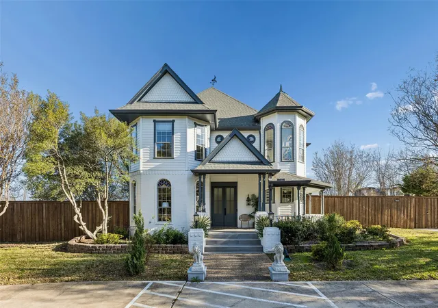 Photo 2 of Single family home for sale at 3706 Castle Dr, Rowlett, TX 75089 | MLS# 21369384 | Listing updated on 2026-09-13
