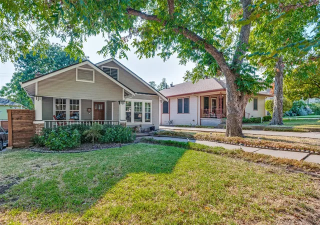 Photo 2 of Single family home for sale at 1010 Woodlawn Ave, Dallas, TX 75208 | MLS# 21380987 | Listing updated on 2026-09-13