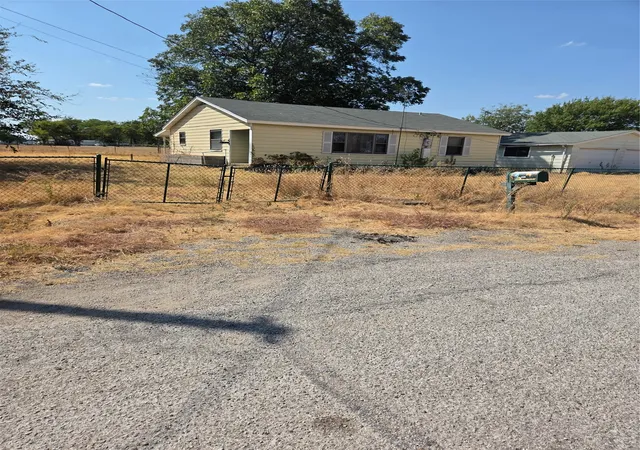 Photo 1 of Single family home for sale at 2636 Gadberry Dr, Dallas, TX 75241 | MLS# 21382290 | Listing updated on 2026-09-15
