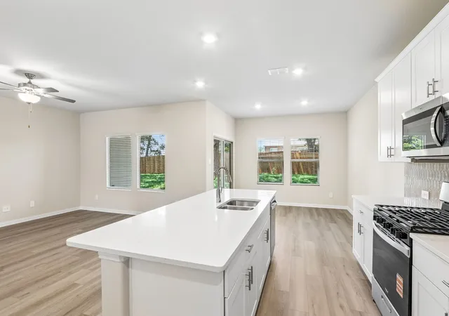 Photo 4 of Single family home for sale at 2102 Longchamp Ln, Seagoville, TX 75159 | MLS# 21381510 | Listing updated on 2026-09-10