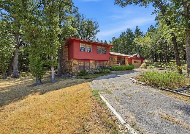 Photo 4 of Single family home for sale at 1471 County Rd 219, Gainesville, TX 76240 | MLS# 21382112 | Listing updated on 2026-10-06