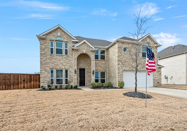 Photo 2 of Single family home for sale at 809 Blue Heron Dr, Forney, TX 75126 | MLS# 21380821 | Listing updated on 2026-09-10