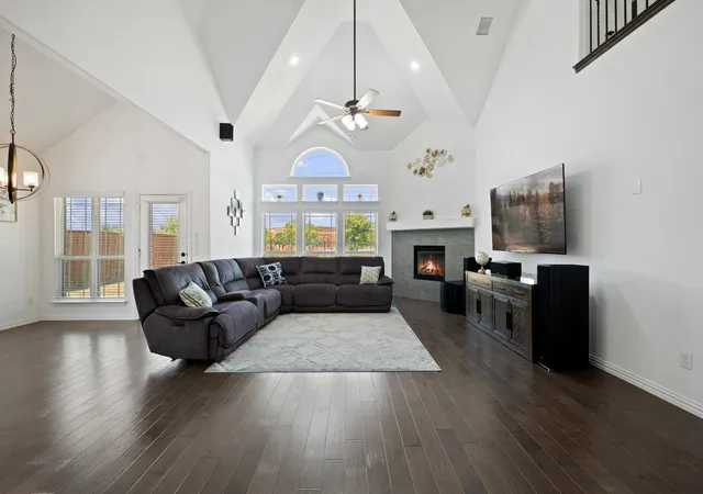 Photo 3 of Single family home for sale at 461 Highbridge Ln, Prosper, TX 75078 | MLS# 21381277 | Listing updated on 2026-09-13