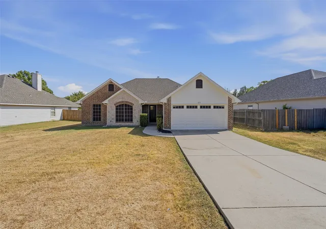 Photo 1 of Single family home for sale at 631 Lakeshore Blvd, Little Elm, TX 75068 | MLS# 21382242 | Listing updated on 2026-09-11