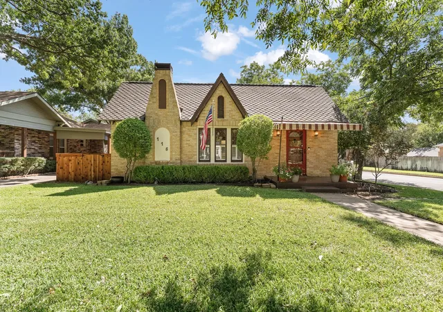 Photo 1 of Single family home for sale at 115 Bellevue Dr, Cleburne, TX 76033 | MLS# 21373141 | Listing updated on 2026-09-10