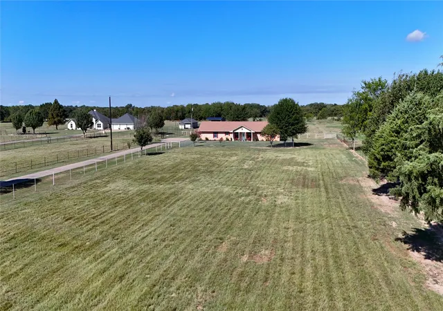 Photo 2 of Single family home for sale at 14203 County Rd 2900, Eustace, TX 75124 | MLS# 21382339 | Listing updated on 2026-09-10