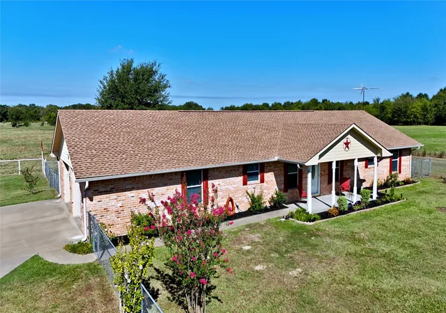 Photo 3 of Single family home for sale at 14203 County Rd 2900, Eustace, TX 75124 | MLS# 21382339 | Listing updated on 2026-09-10