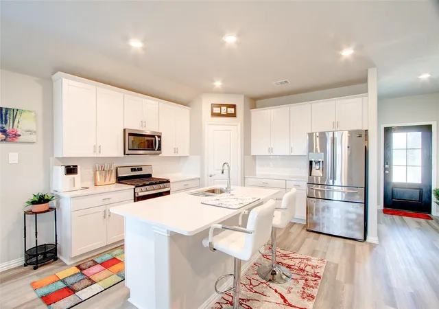 Photo 3 of Single family home for sale at 727 Williams Way, Mc Kinney, TX 75069 | MLS# 21374243 | Listing updated on 2026-09-10
