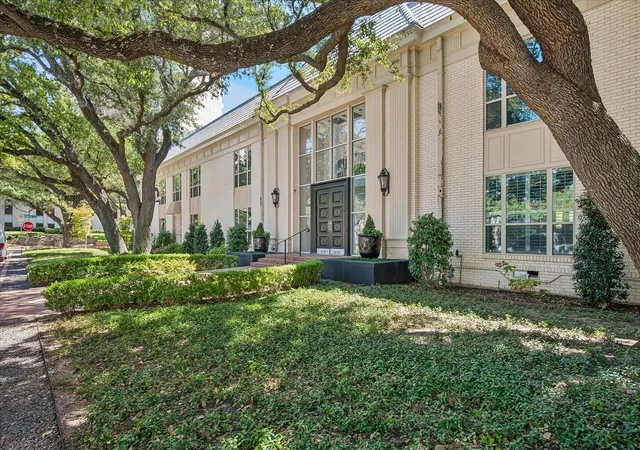 Photo 2 of Sale Pending at 6146 Averill Way #106E, Dallas, TX 75225 | MLS# 21380999 | Listing updated on 2026-09-21