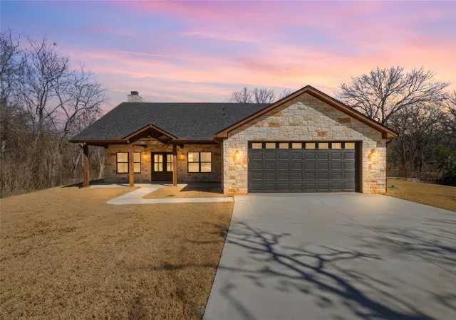 Photo 1 of Single family home for sale at 1698 Rogers Hl Rd, Waco, TX 76705 | MLS# 21380693 | Listing updated on 2026-09-17