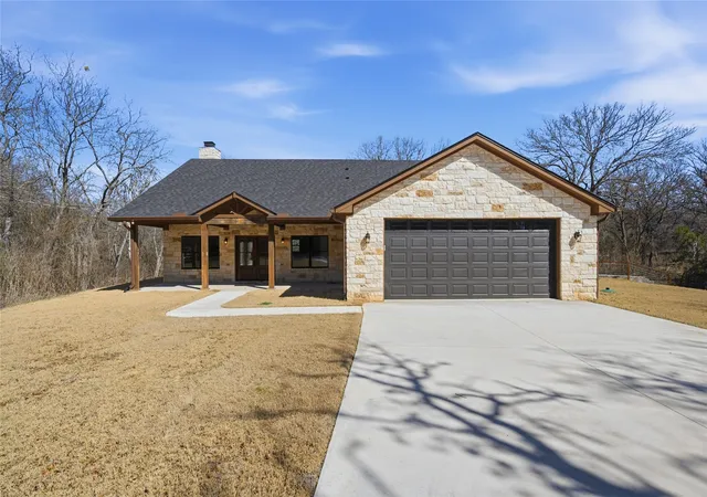 Photo 2 of Single family home for sale at 1698 Rogers Hl Rd, Waco, TX 76705 | MLS# 21380693 | Listing updated on 2026-09-17