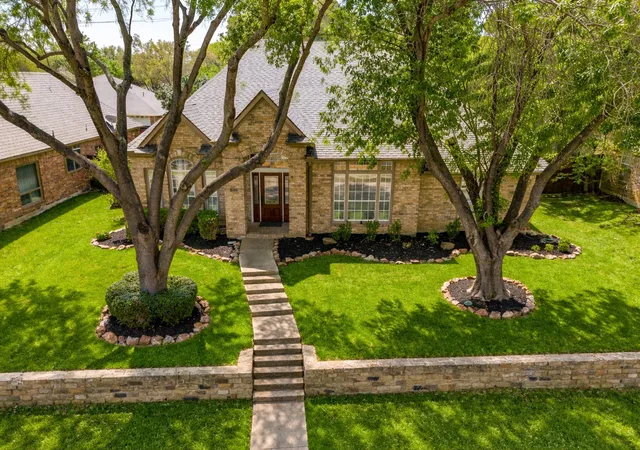 Photo 2 of Single family home for sale at 821 Shorewood Dr, Coppell, TX 75019 | MLS# 21381822 | Listing updated on 2026-09-20