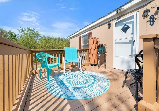 Photo 4 of Manufactured home for sale at 309 SE County Rd 3048a, Corsicana, TX 75109 | MLS# 21381261 | Listing updated on 2026-09-10