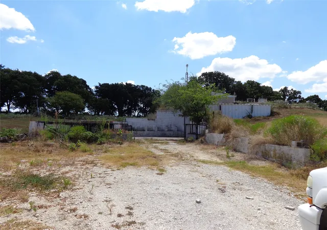 Photo 3 of Single family home for sale at 212 Private Rd 114, Covington, TX 76636 | MLS# 21378598 | Listing updated on 2026-09-10