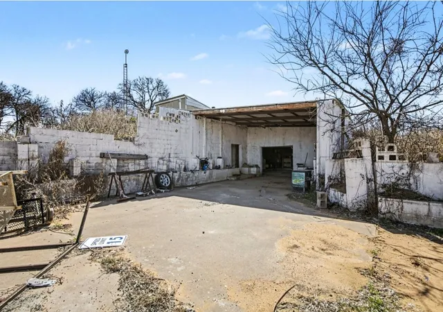 Photo 3 of Single family home for sale at 212 Private Rd 114, Covington, TX 76636 | MLS# 21378598 | Listing updated on 2026-09-10