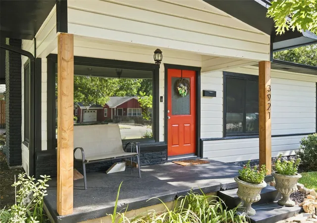 Photo 2 of Single family home for sale at 3921 Austin Ave, Waco, TX 76710 | MLS# 21382257 | Listing updated on 2026-10-02