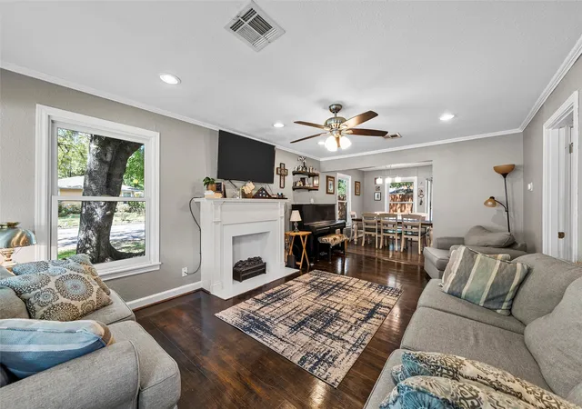 Photo 3 of Single family home for sale at 3921 Austin Ave, Waco, TX 76710 | MLS# 21382257 | Listing updated on 2026-10-02