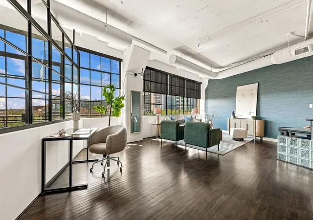 Listing Photo 5 - Condo for sale in building located at 2220 Canton St, Dallas, TX 75201 - Unit #409