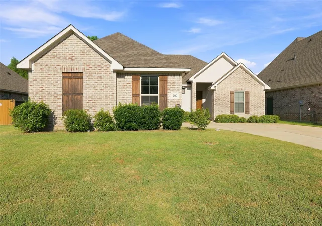 Photo 2 of Single family home for sale at 202 Jamestowne Blvd, Benton, LA 71006 | MLS# 21380371 | Listing updated on 2026-10-04