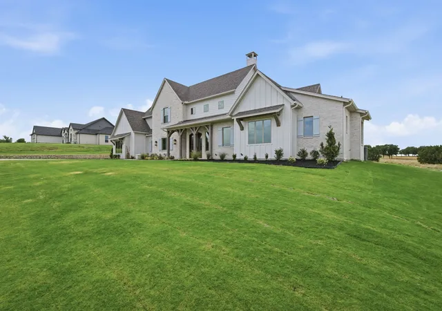 Photo 2 of Single family home for sale at 2061 Preserve Trl, Weatherford, TX 76085 | MLS# 21382365 | Listing updated on 2026-09-10