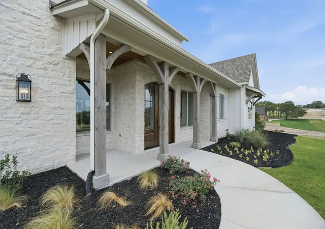 Photo 3 of Single family home for sale at 2061 Preserve Trl, Weatherford, TX 76085 | MLS# 21382365 | Listing updated on 2026-09-10
