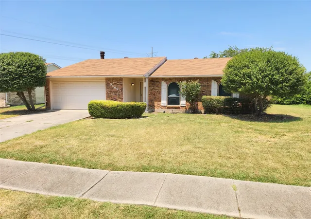 Photo 1 of Single family home for sale at 5400 Ragan Dr, The Colony, TX 75056 | MLS# 21382455 | Listing updated on 2026-09-11