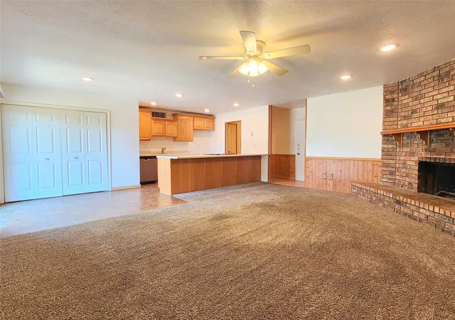 Photo 3 of Single family home for sale at 5400 Ragan Dr, The Colony, TX 75056 | MLS# 21382455 | Listing updated on 2026-09-11