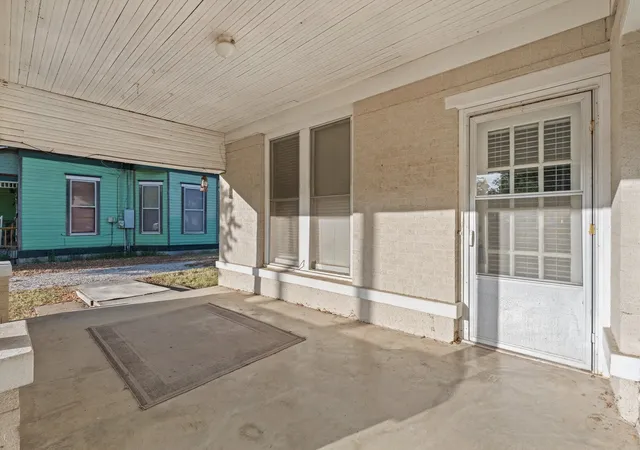 Photo 2 of Single family home for sale at 1313 N Robinson St, Cleburne, TX 76031 | MLS# 21381150 | Listing updated on 2026-09-11