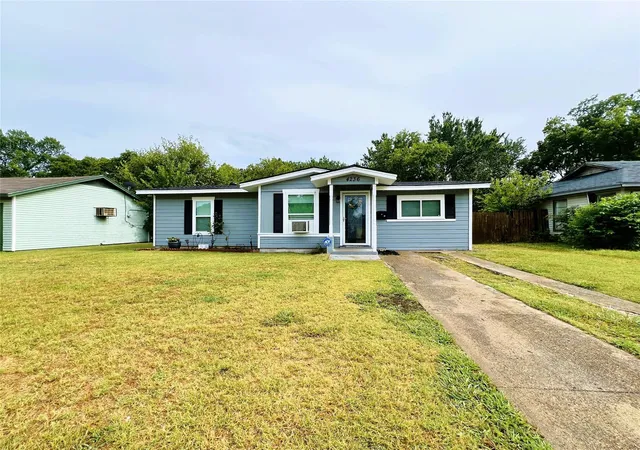 Photo 1 of Single family home for sale at 4236 Comanche St, Fort Worth, TX 76119 | MLS# 21382356 | Listing updated on 2026-09-10