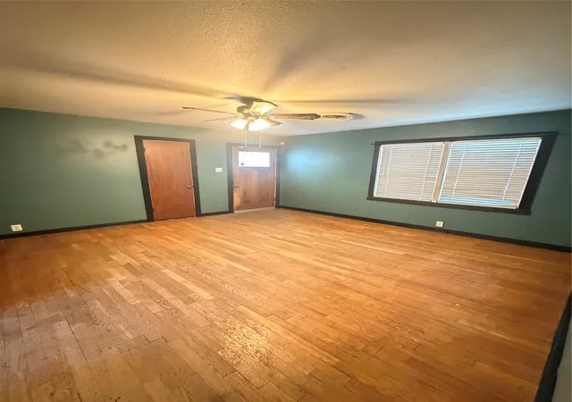Photo 3 of Single family home for sale at 137 Bowie St, Mc Gregor, TX 76657 | MLS# 21381696 | Listing updated on 2026-09-11
