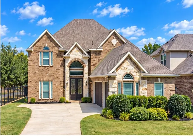 Photo 3 of Single family home for sale at 1400 Bonanza Ln, Denton, TX 76208 | MLS# 21377790 | Listing updated on 2026-09-11