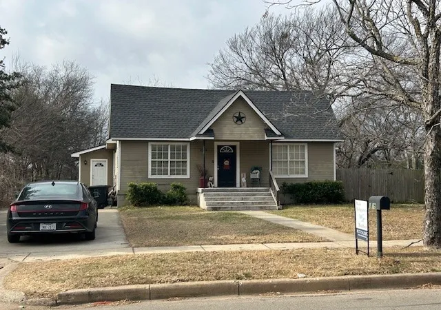 Photo 1 of Single family home for sale at 1019 N Anglin St, Cleburne, TX 76031 | MLS# 21381156 | Listing updated on 2026-09-11
