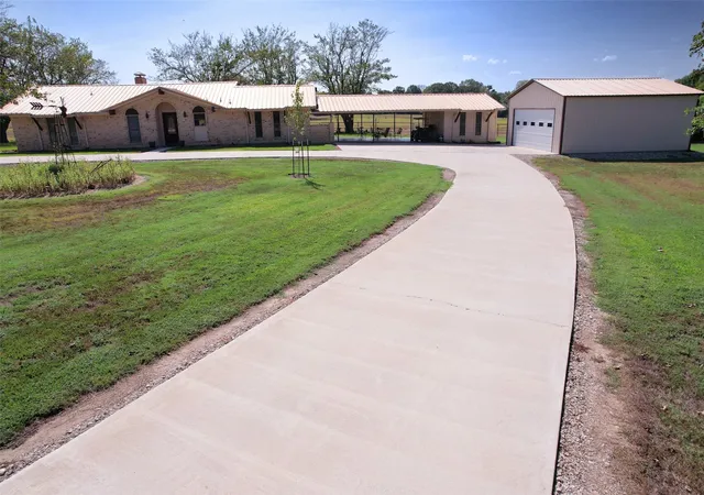 Photo 3 of Single family home for sale at 6105 W Fm 515, Yantis, TX 75497 | MLS# 21381809 | Listing updated on 2026-09-10