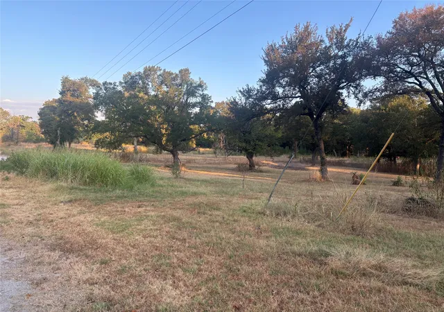 Photo 2 of Sale Pending at 919 E Morgan St, Denison, TX 75021 | MLS# 21382459 | Listing updated on 2026-10-06
