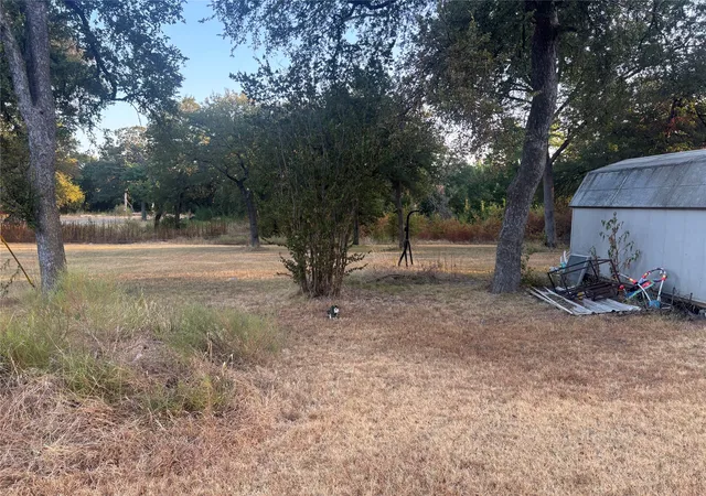 Photo 4 of Sale Pending at 919 E Morgan St, Denison, TX 75021 | MLS# 21382459 | Listing updated on 2026-10-06