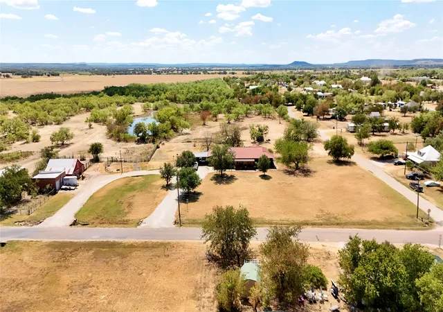 Photo 1 of House for sale at 414 E Walnut St, Strawn, TX 76475 | MLS# 21380640 | Listing updated on 2026-09-10