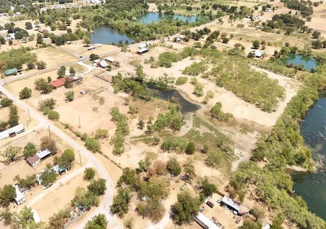 Photo 4 of House for sale at 414 E Walnut St, Strawn, TX 76475 | MLS# 21380640 | Listing updated on 2026-09-10