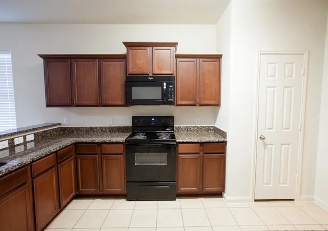 Photo 4 of Sale Pending at 128 Tennyson St, Anna, TX 75409 | MLS# 21382515 | Listing updated on 2026-10-05