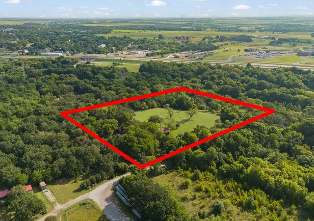 Photo 1 of Single family home for sale at 1944 County Rd 401, Alvarado, TX 76009 | MLS# 21382481 | Listing updated on 2026-09-11