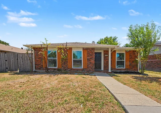 Photo 1 of Single family home for sale at 8810 Miami Dr, Rowlett, TX 75088 | MLS# 21375777 | Listing updated on 2026-09-10