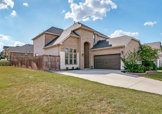 Photo 2 of Single family home for sale at 241 Cross Fox Ln, Aledo, TX 76008 | MLS# 21381236 | Listing updated on 2026-09-25