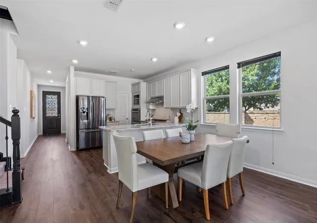 Photo 1 of Single family home for sale at 2501 Durango Dr, Carrollton, TX 75010 | MLS# 21382485 | Listing updated on 2026-10-03